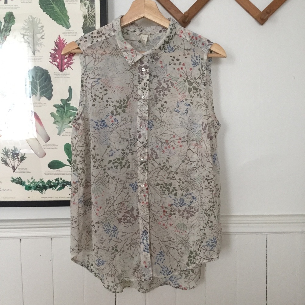 H&M Multicolored Botanical Sleeveless Button Up